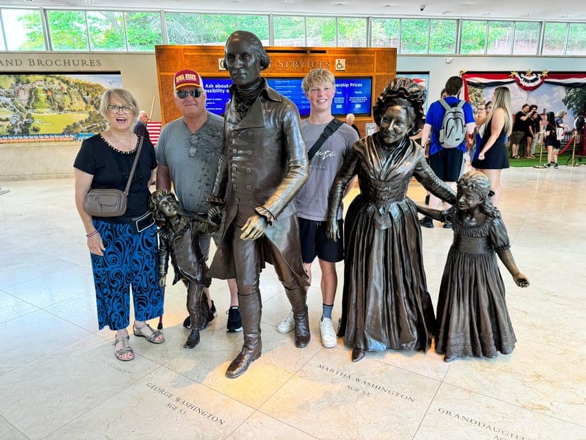 Washington DC: Night City Tour with Visit to Mount Vernon Gallery Image 4