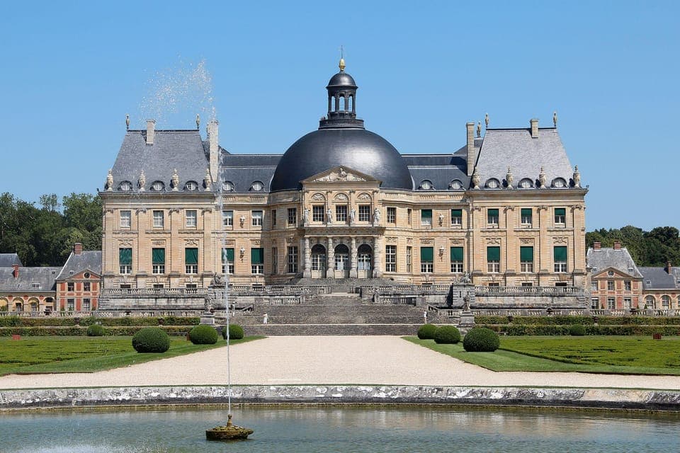 Château de Fontaine bleau & Vaux-le-Vicomte Gallery Image 2