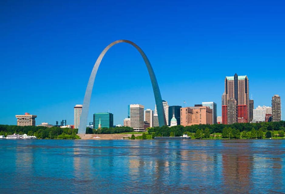1. St. Louis Skyline & Stories: 2-Hour Private Walking Tour - Image 1