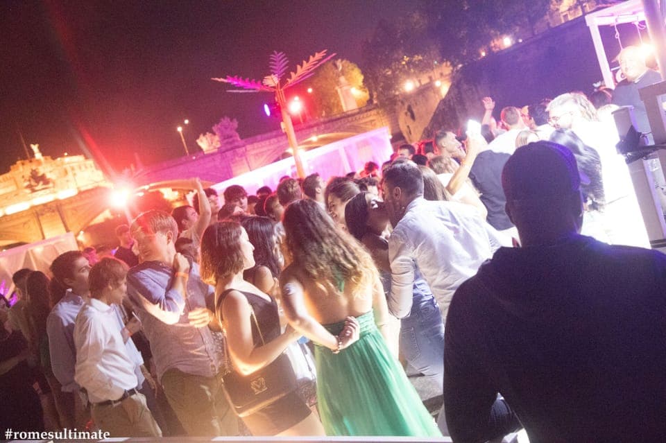 Pub Crawl & Ultimate Party Tour Gallery Image 4