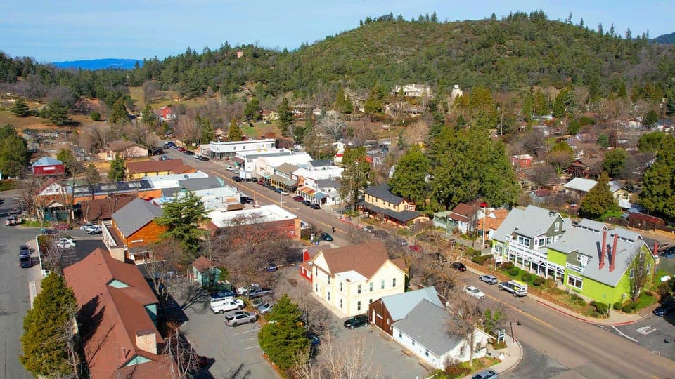 Pies & Pickaxes: A Historic Walking Tour of Julian, CA Gallery Image 2