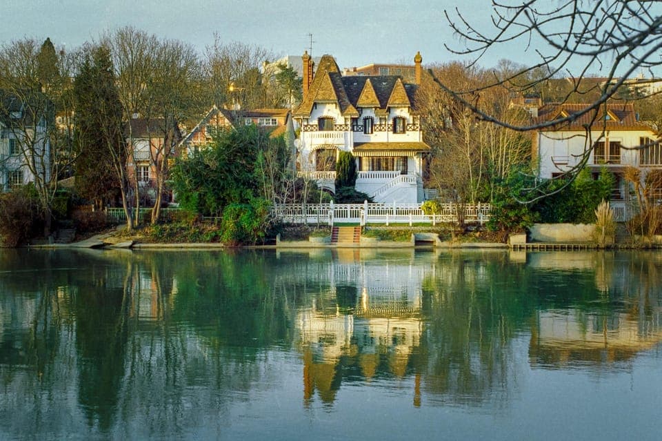 Neuilly Plaisance: Self-service kayak and paddleboard rental Gallery Image 3