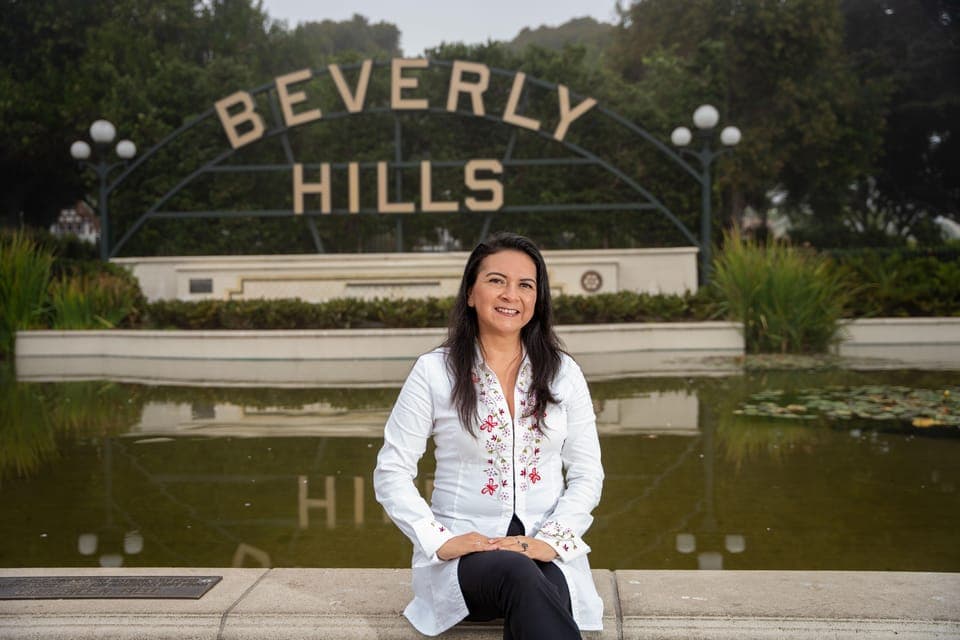 Beverly Hills: Photoshoot with Edited Images Gallery Image 1