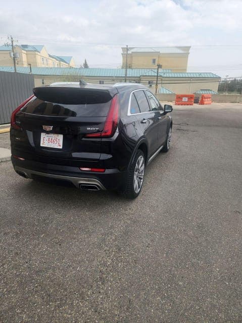 Calgary Airport to Calgary Hotel-Sedan Gallery Image 3