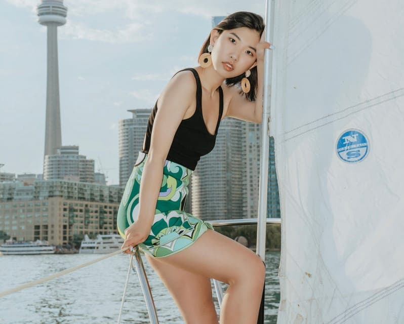 Private Sailing in downtown Toronto Gallery Image 3