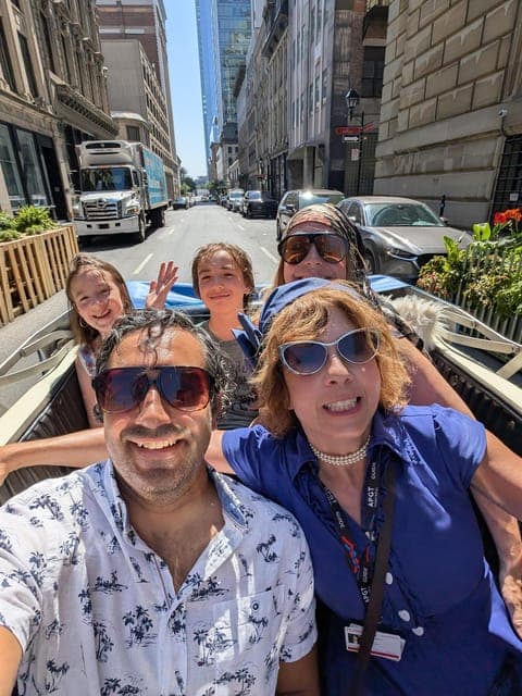 Unforgettable Guided Tour in a Vintage 1930s Convertible Car Gallery Image 2
