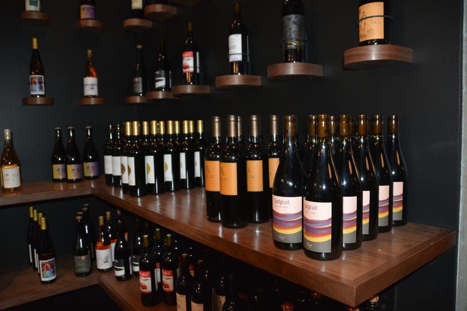 Diverse Wine Tasting Experience with Bites Gallery Image 4