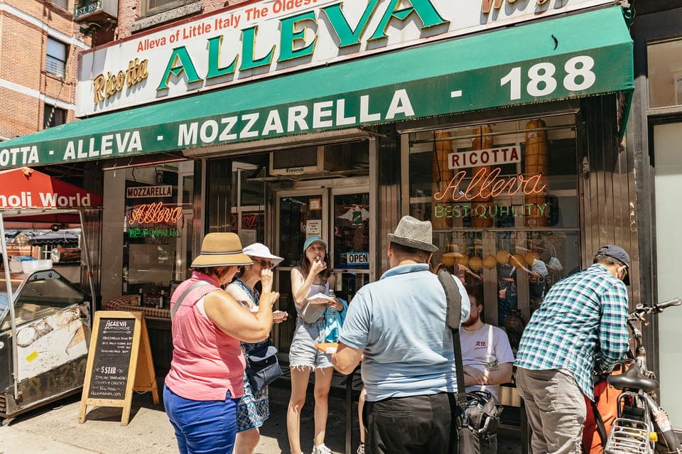 Little Italy Italian Food Tasting Tour - Image 7