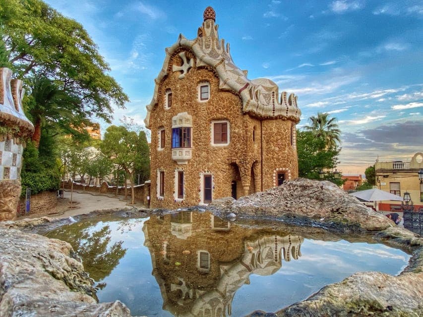 39. Park Güell Guided Tour with Entry - Image 39