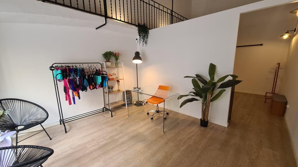 Pole Dancing Class Gallery Image 4