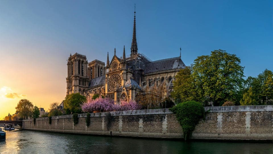 Notre-Dame Cathedral: Interior Guided Tour Gallery Image 3