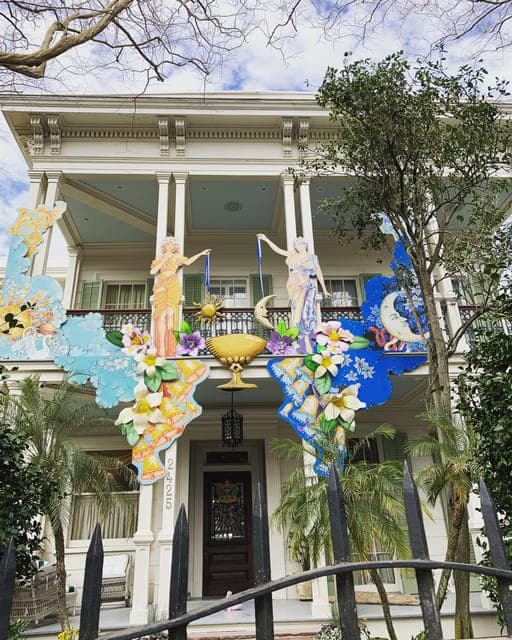 45 Minutes in the Garden District Gallery Image 3