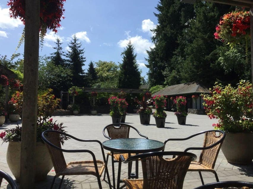 Butchart Gardens and Victoria City Tour - Image 1