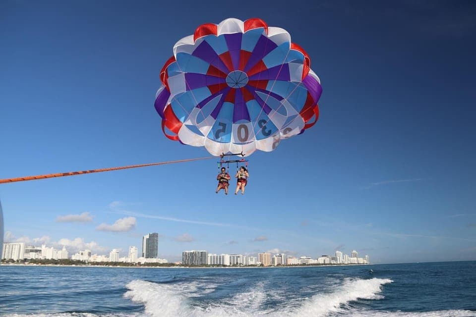 Miami Beach: Parasailing Boat Tour in South Beach Gallery Image 3