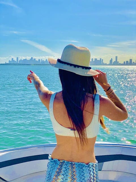 Sightseeing Boat Tour Gallery Image 4