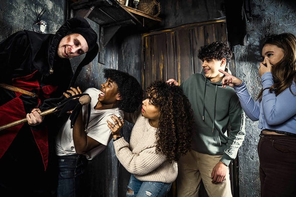 10. Amsterdam Dungeon Entrance Ticket - Image 10