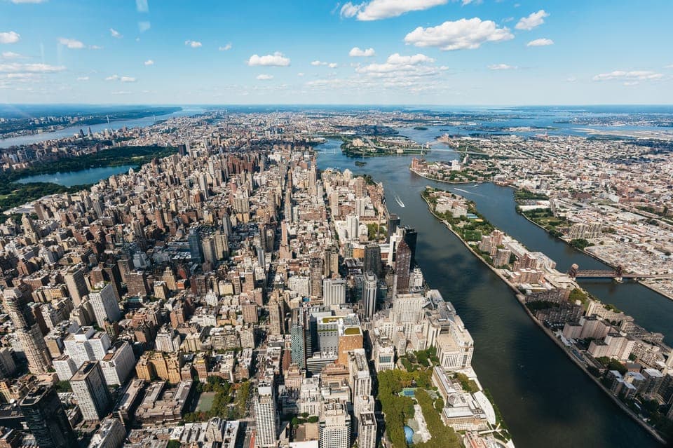From Westchester: Private NYC Helicopter Tour for 2-6 People Gallery Image 4