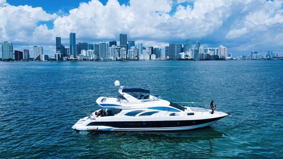 26. 70ft Azimut available in Miami for up to 13 people. - Image 26