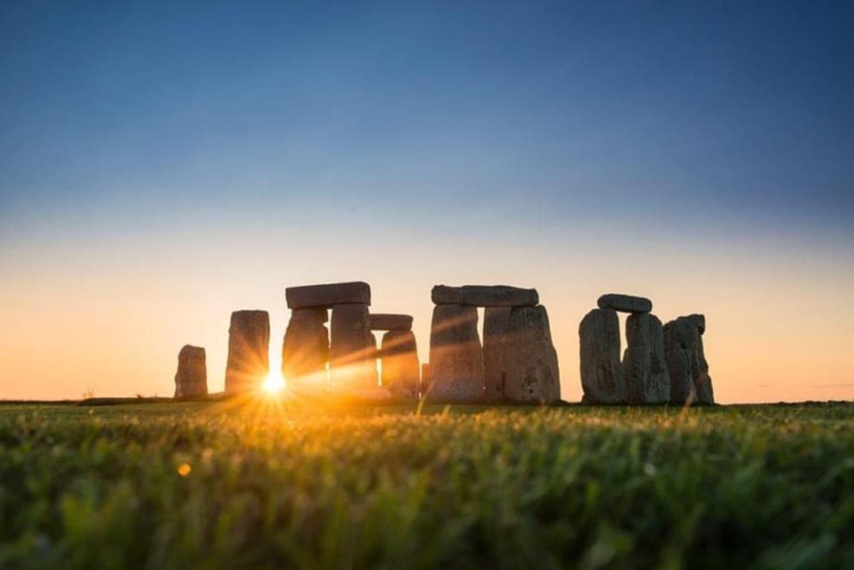 Stonehenge and Bath Guided Day Tour Gallery Image 1