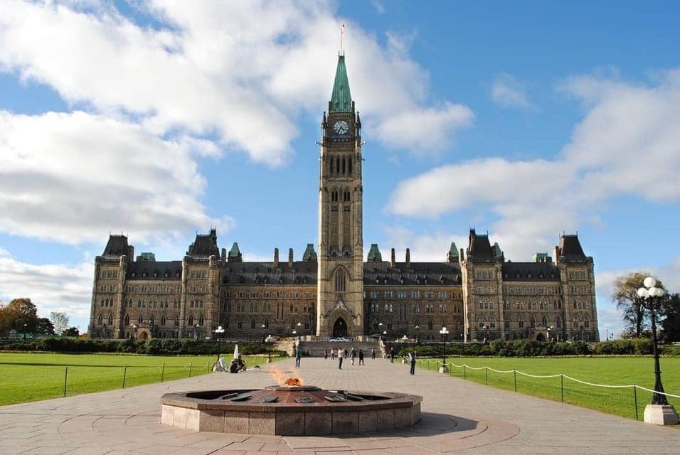 A Romantic Walking Tour Through Ottawa - Image 2
