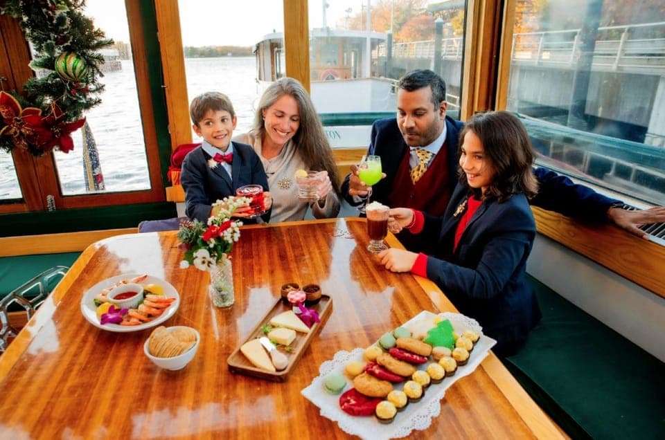 34. Sightseeing Holiday Cruise with Drink - Image 34