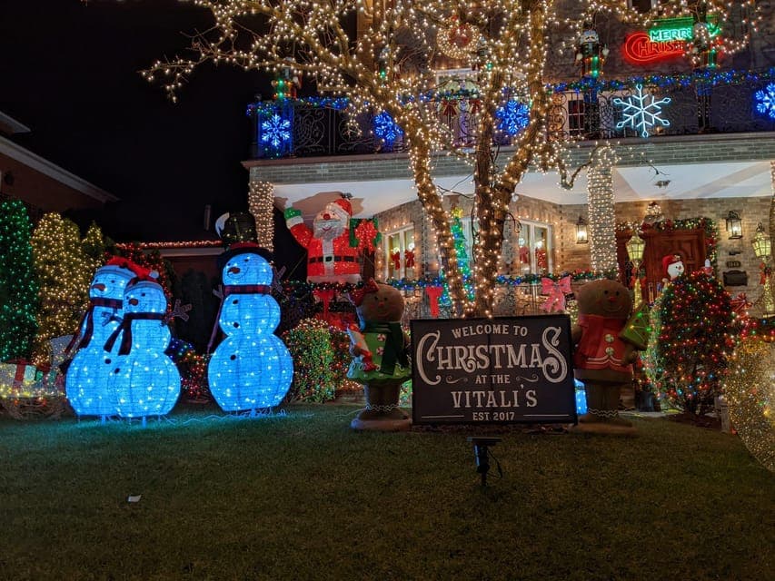 Christmas Light Night tour Gallery Image 4