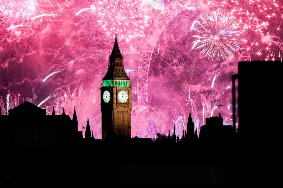London New Years Eve Fireworks Cruise on the Silver Sockeye - Image 2