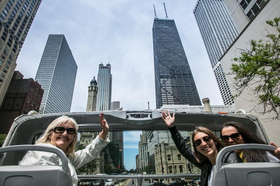 360 CHICAGO & Hop-on Hop-off Bus Tour (Save 20%) Gallery Image 4