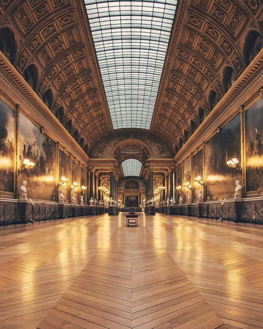 Palace of Versailles private tickets + transfer from Paris Gallery Image 3