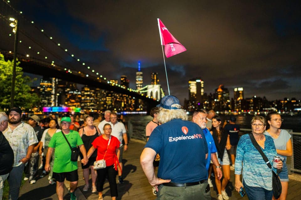 New York at Night: 3-Hour Luxury Bus Tour of Top Highlights Gallery Image 3