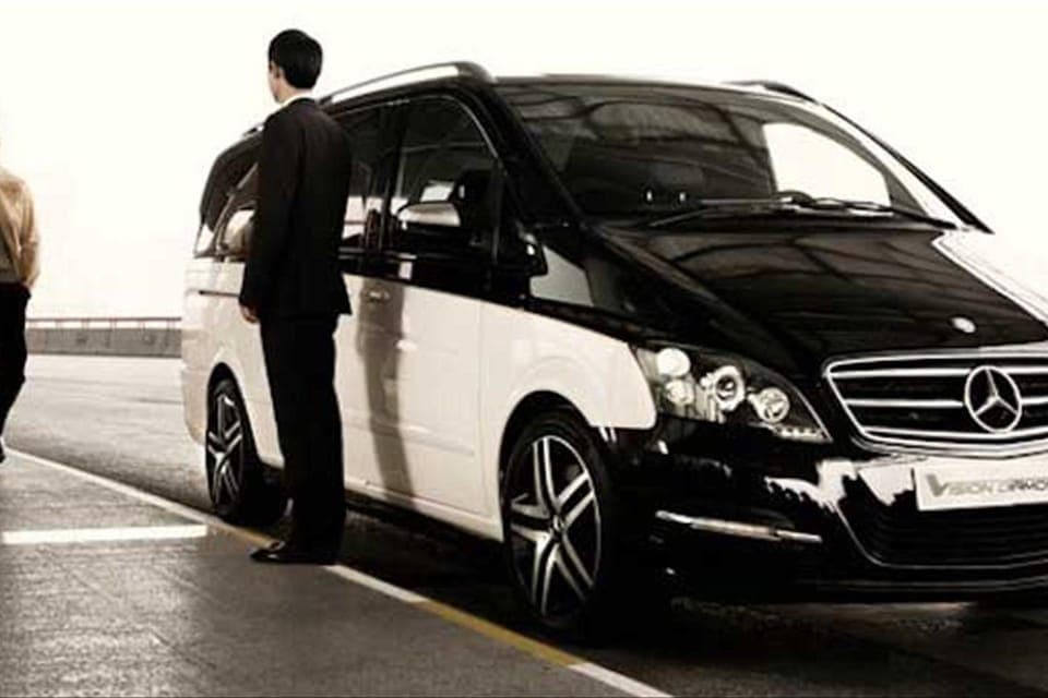 Private Arrival transfer: Orly Airport to Paris Gallery Image 4