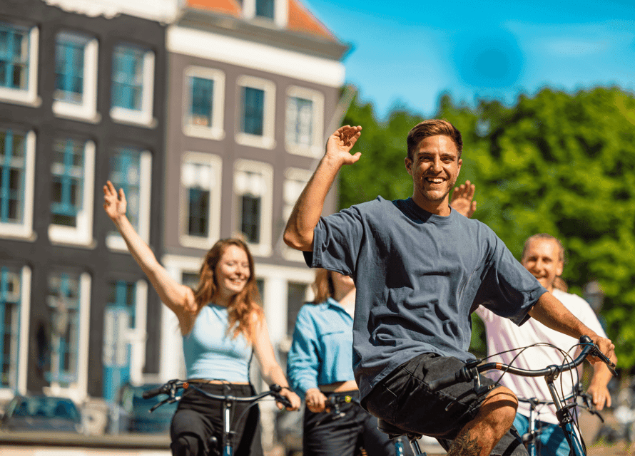 Rent a bike in Amsterdam | 1, 2, 3+ hours Gallery Image 2