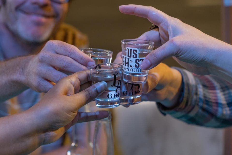 Seattle Terrors Spirits & Spirits Haunted Pub Crawl Gallery Image 3