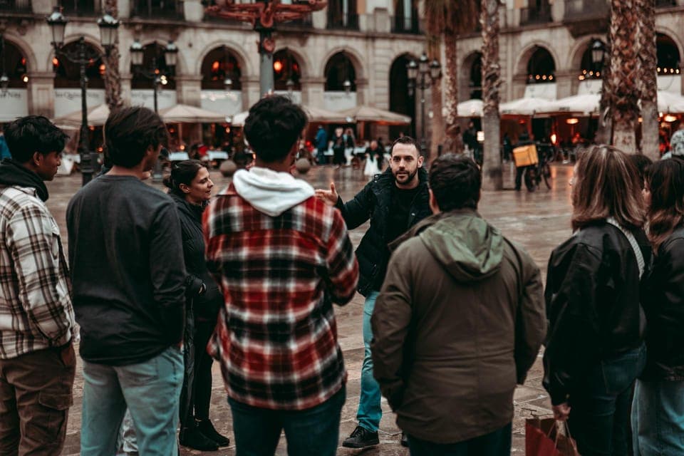 Tipsy Tapas & History Tour in the Gothic Quarter Gallery Image 2