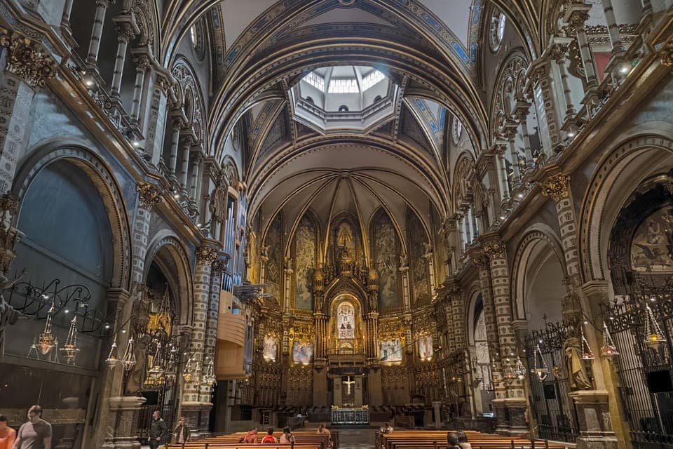 Montserrat Small Group Tour with Train and Cable Car Gallery Image 2