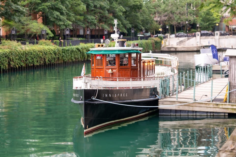 25. Historic Architecture Chicago River Small Boat Tour - Image 25