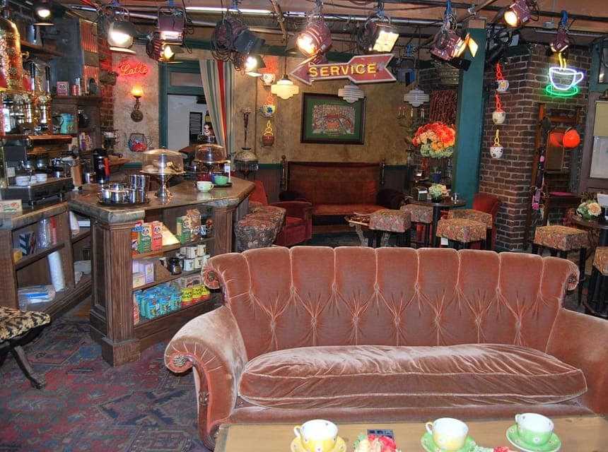 TV Show 'Friends' Private Car Tour & Tickets Gallery Image 2