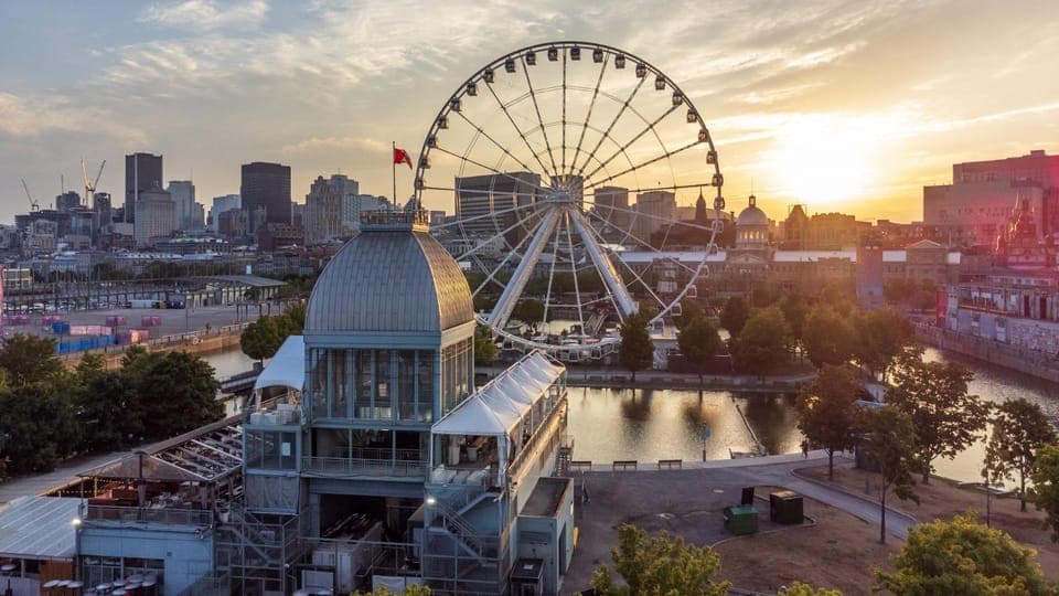 Private Highlights & Hidden Gems Tour with a Local Gallery Image 2