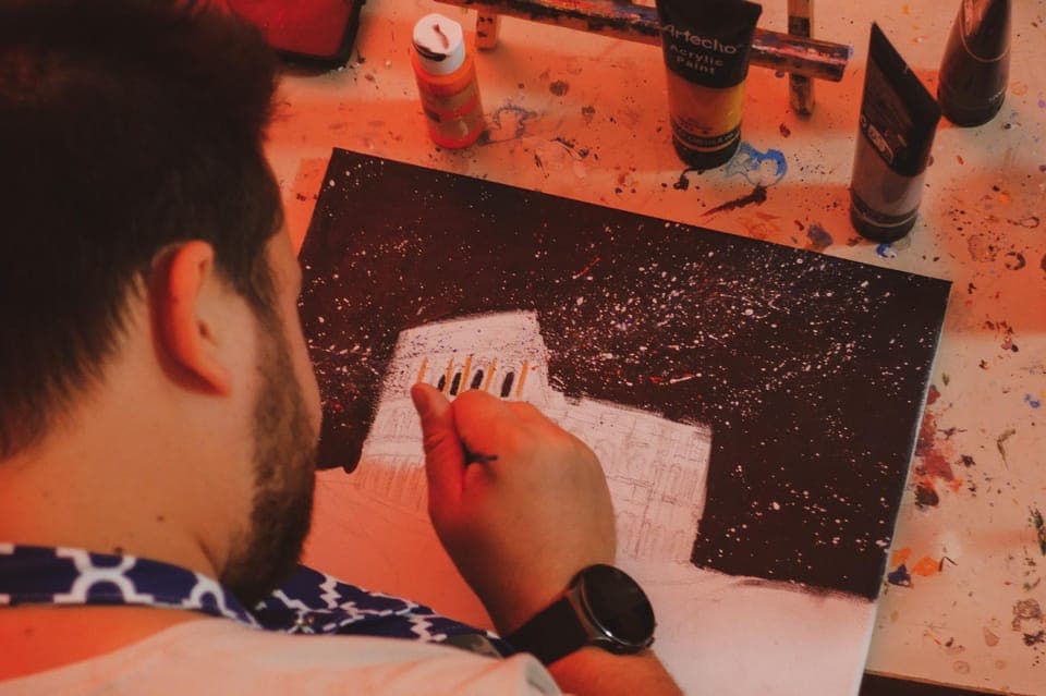 Tipsy Painting Class with Fine Wine and Arts Gallery Image 3