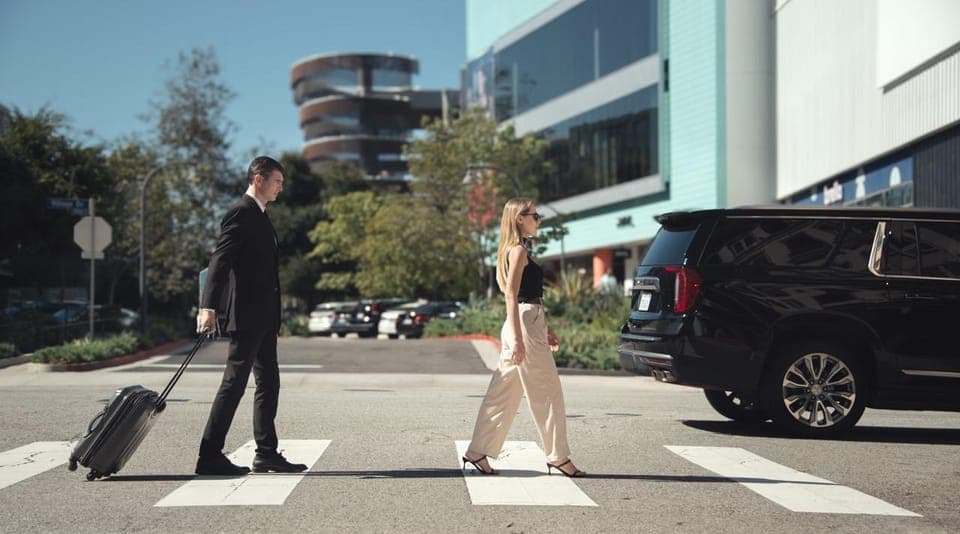 Los Angeles Airport (LAX): Private Luxury Transfer Gallery Image 2