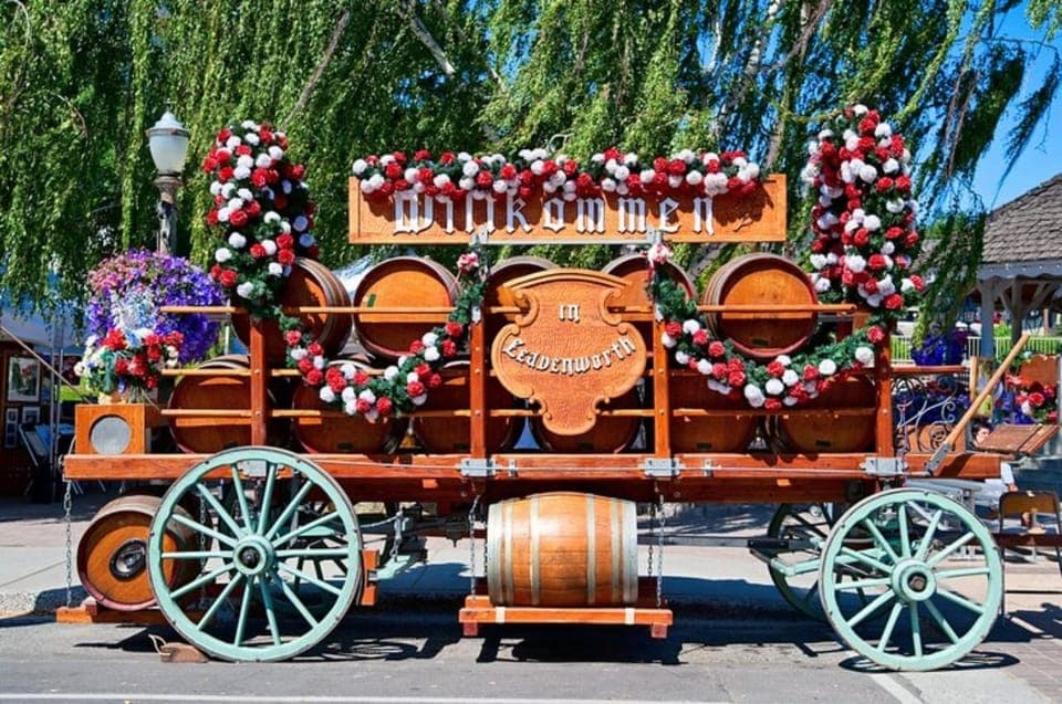 Snoqualmie Falls and Leavenworth Day Trip Gallery Image 4