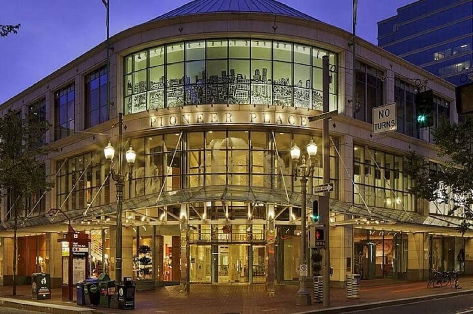 Leavenworth & Premium Outlets 2-Day Tour Gallery Image 4