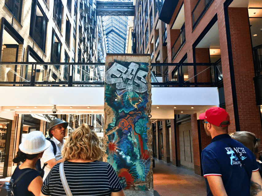 Montréal: Old Town Small Group Guided Walking Tour Gallery Image 3