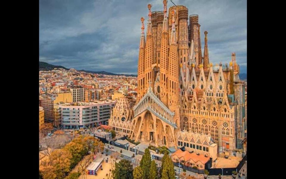 Skip-the-Line Sagrada Familia: 1.5-Hour Guided Tour Gallery Image 2