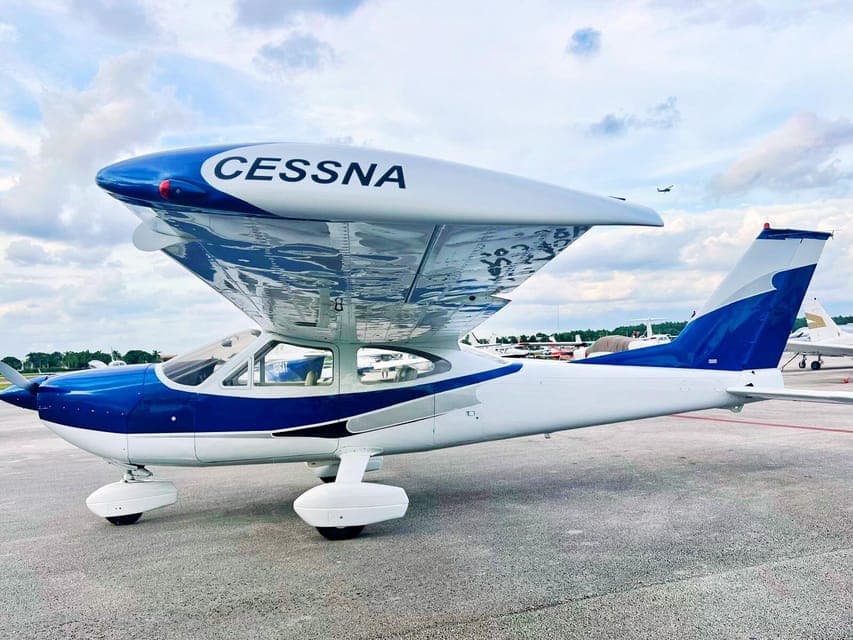 Private Luxury Airplane Tour with Champagne Gallery Image 3