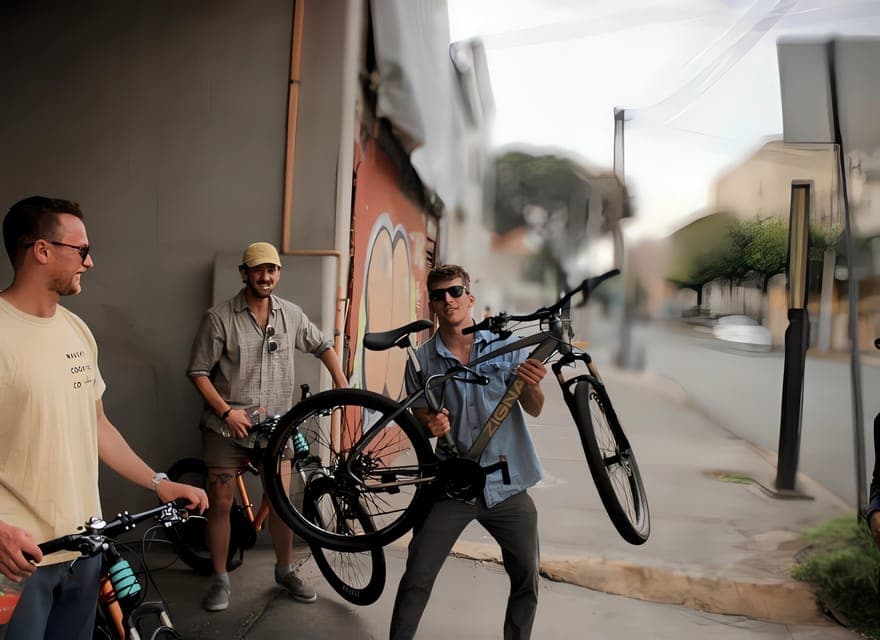 City Discovery Bike Rental with Map Gallery Image 3