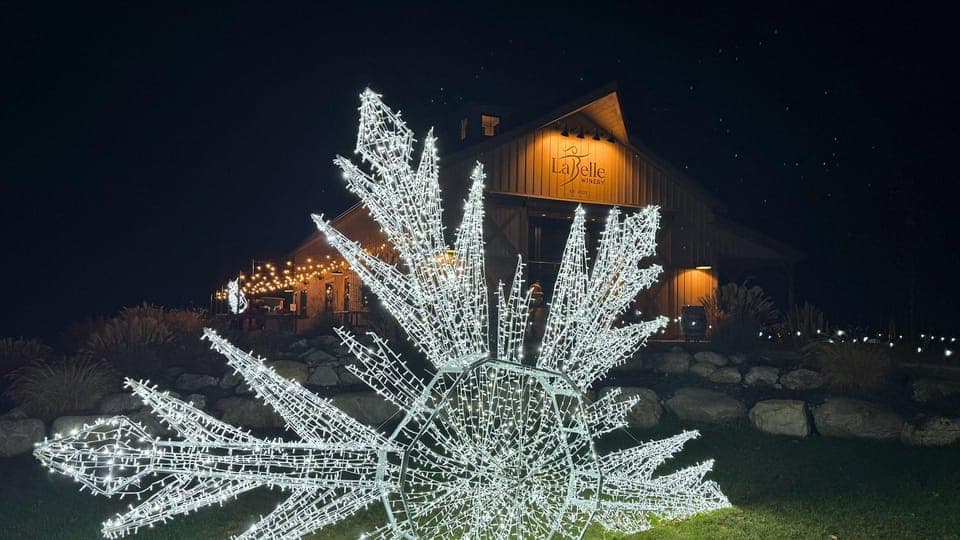 Derry, NH: LaBelle Lights Holiday Light Show Entry Ticket Gallery Image 2