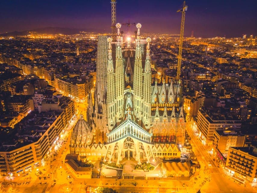 Offical Sagrada Familia Guided Tour with Tower Access Gallery Image 1