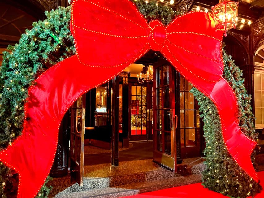 Christmas Lights Private Walking Tour Gallery Image 4