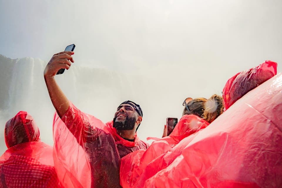 Ultimate Niagara Falls Tour with Boat Cruise Gallery Image 3